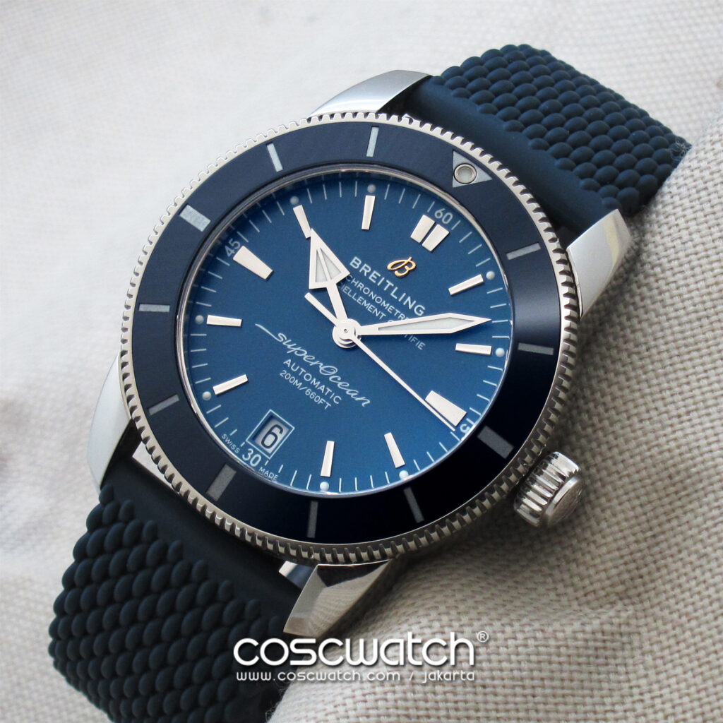 breitling superocean b20 blue front
